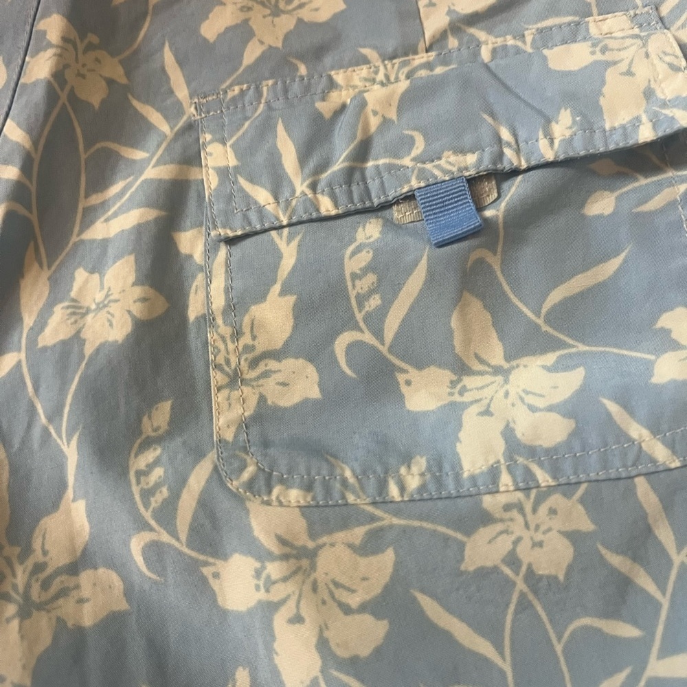 GAP Light Blue Floral Women's Athletic / Board Shorts - Picture 6 of 6